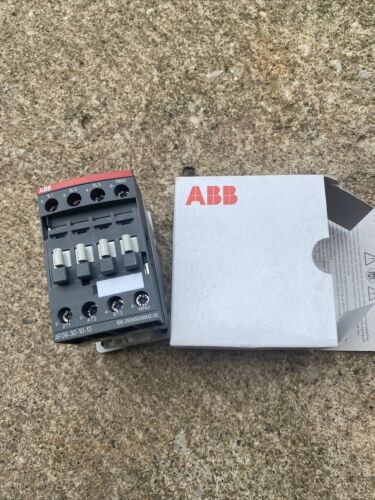 AF09-30-10-13 100-250V (AC3-4kW, AC1-25A, 3P CONTACTOR WITH 1NO)